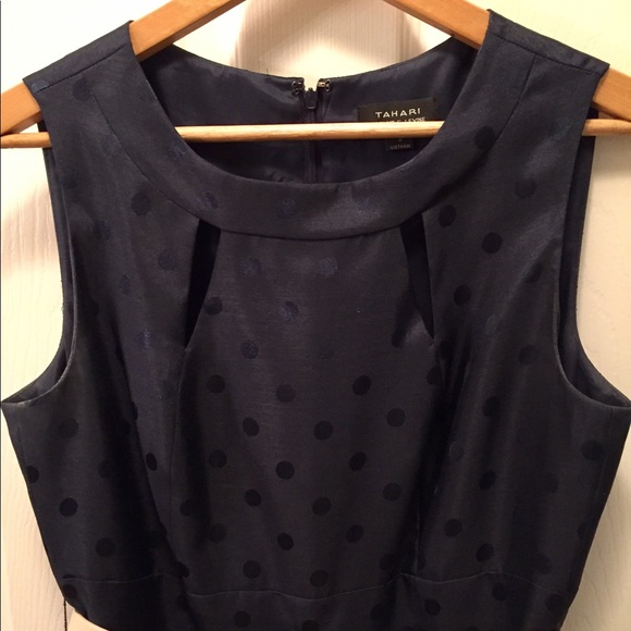 Tahari Arthur S Levine Navy Polka Dot Dress w/belt - Picture 2 of 2